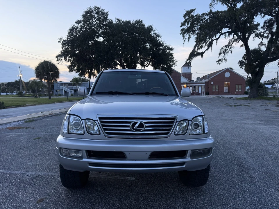 2007 Lexus LX 2nd Gen - Image 26 of 31