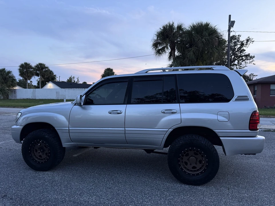 2007 Lexus LX 2nd Gen - Image 5 of 31