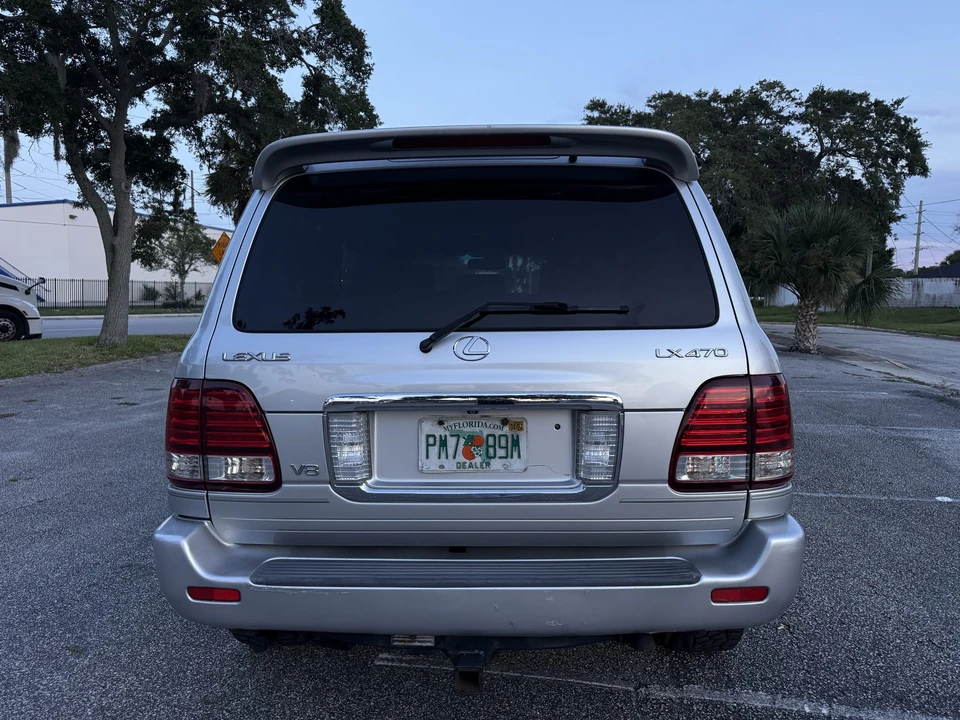 2007 Lexus LX 2nd Gen - Image 12 of 31