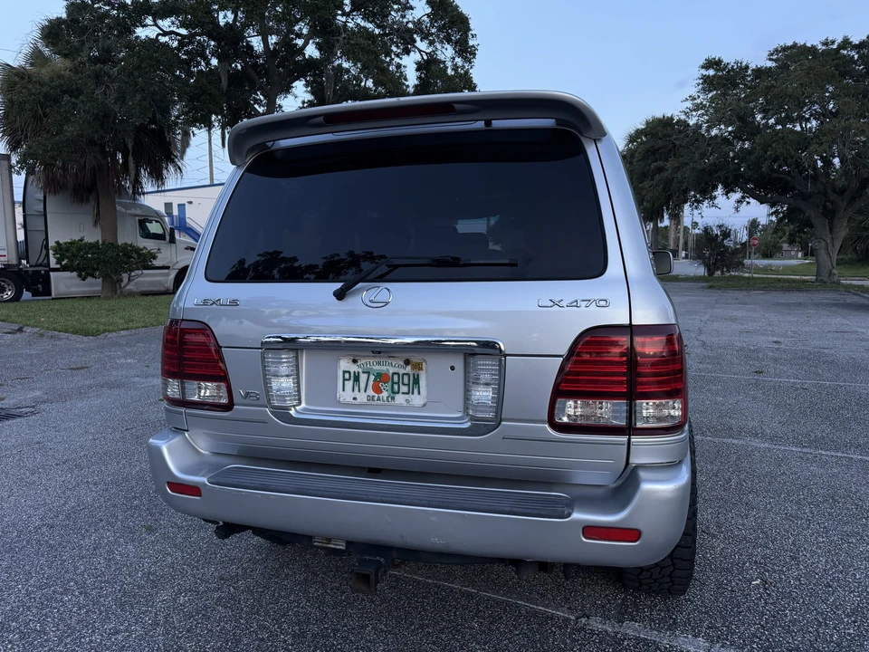 2007 Lexus LX 2nd Gen - Image 13 of 31