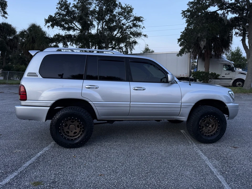 2007 Lexus LX 2nd Gen - Image 19 of 31