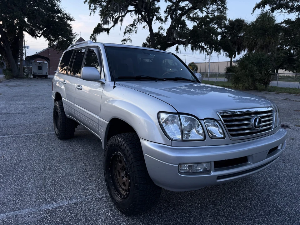 2007 Lexus LX 2nd Gen - Image 24 of 31