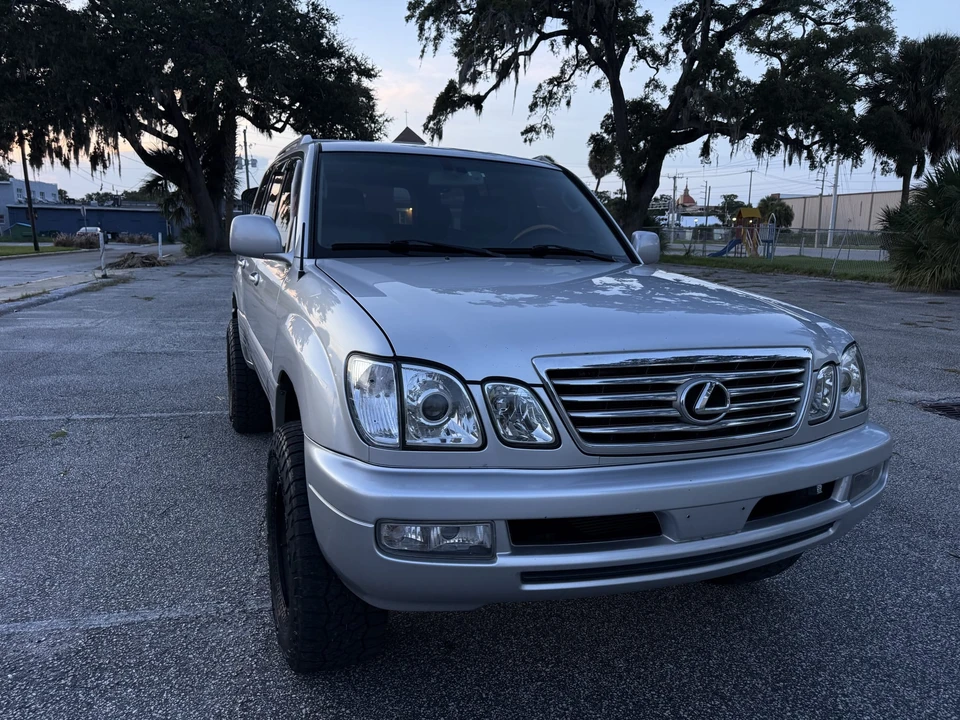 2007 Lexus LX 2nd Gen - Image 25 of 31