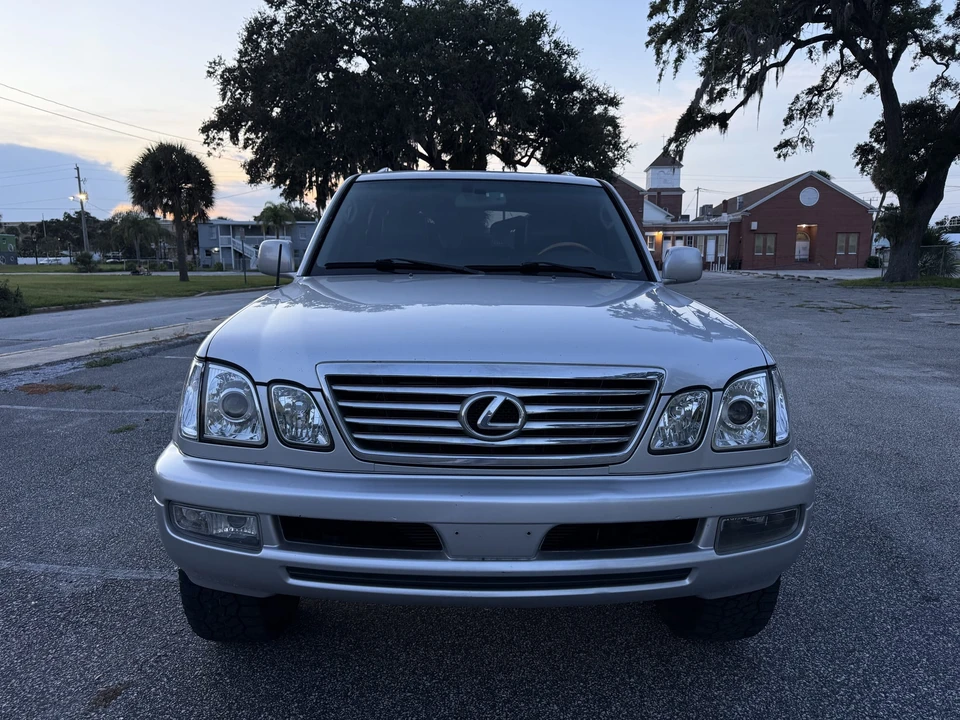 2007 Lexus LX 2nd Gen - Image 28 of 31