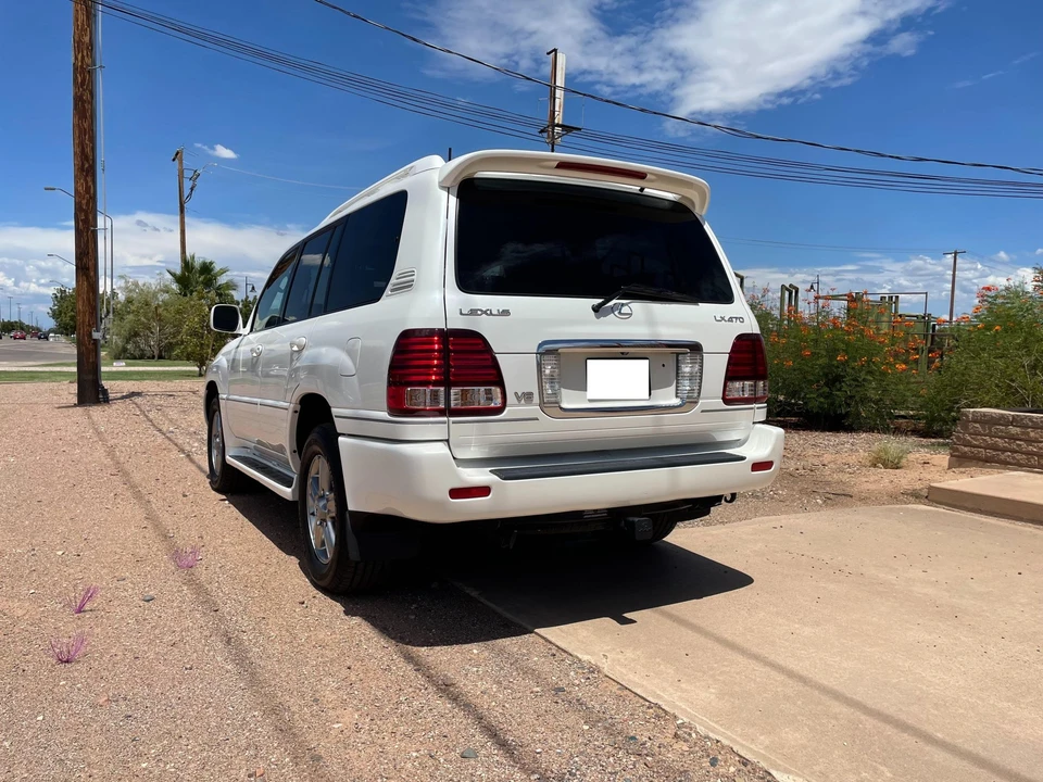 2007 Lexus LX 2nd Gen - Image 12 of 31