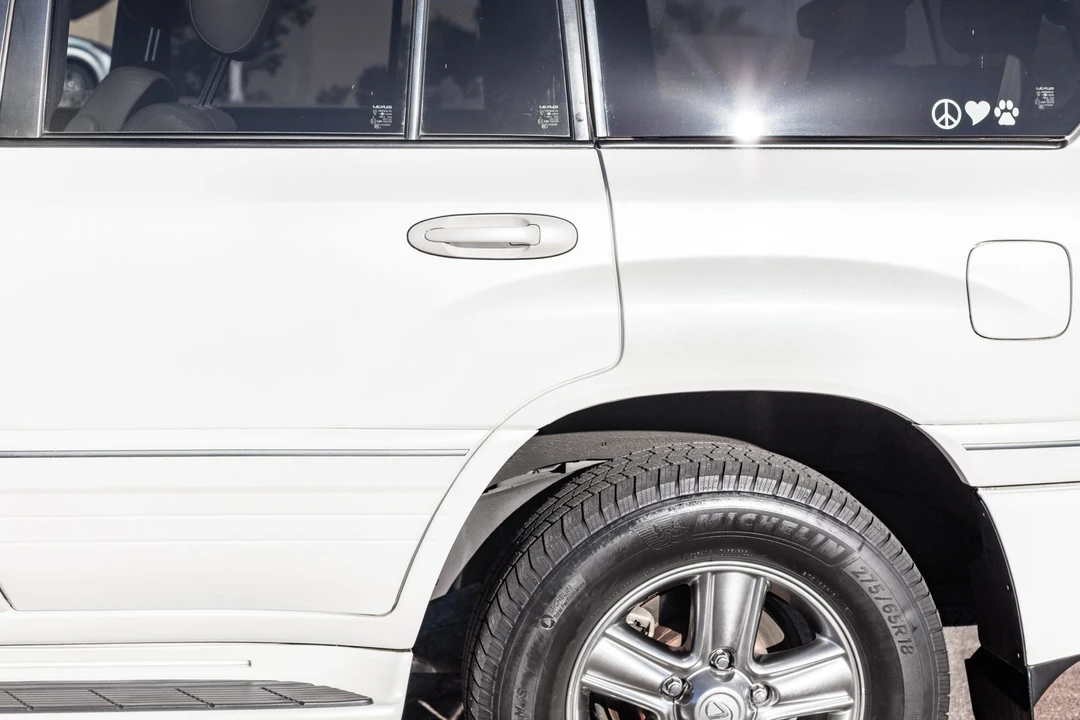 2007 Lexus LX 2nd Gen - Image 29 of 31