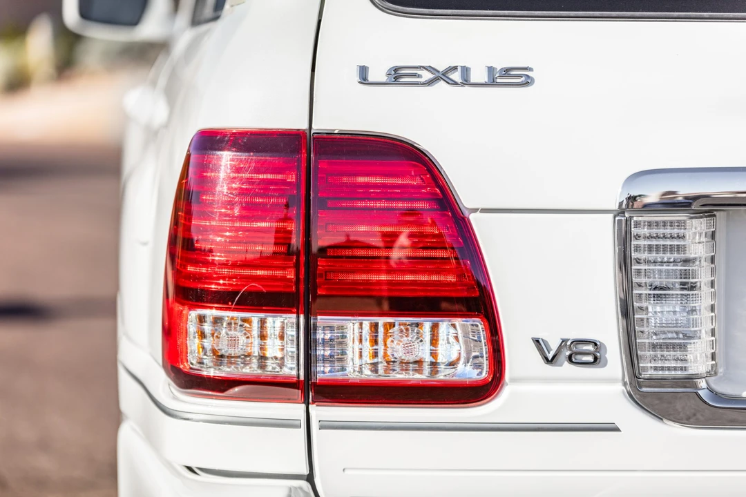 2007 Lexus LX 2nd Gen - Image 23 of 31