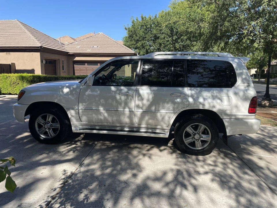 2007 Lexus LX 2nd Gen - Image 26 of 31
