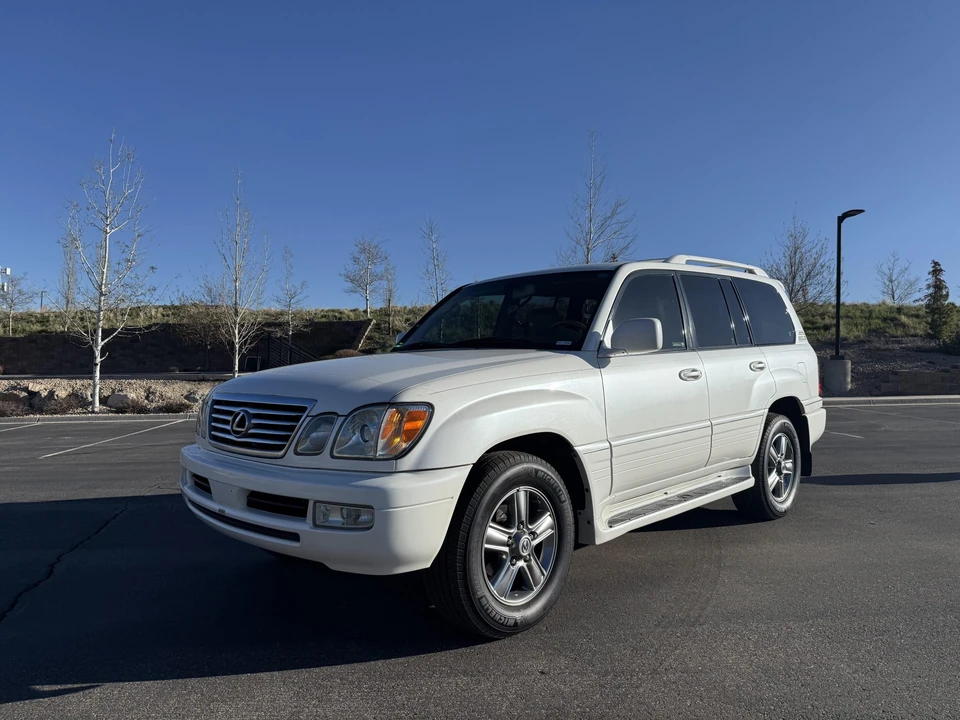 2007 Lexus LX 2nd Gen - Image 2 of 31