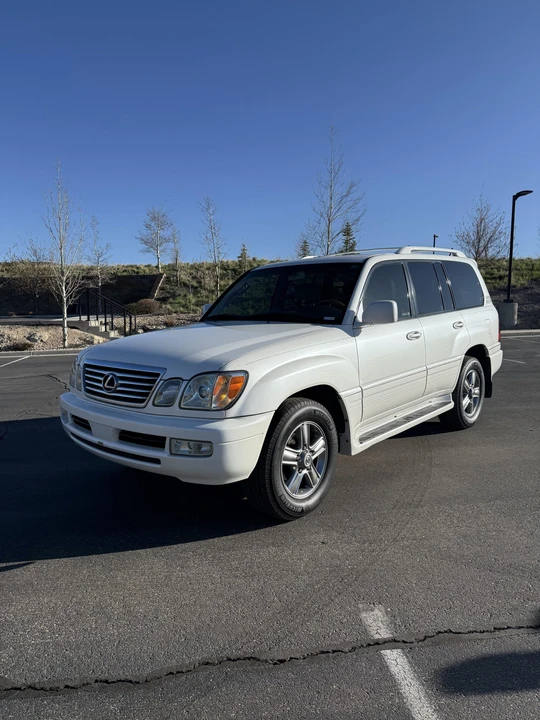 2007 Lexus LX 2nd Gen - Image 3 of 31