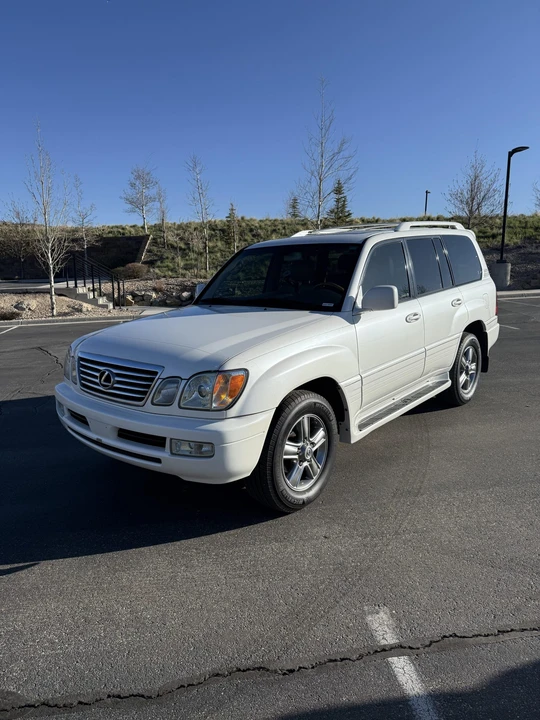 2007 Lexus LX 2nd Gen - Image 4 of 31