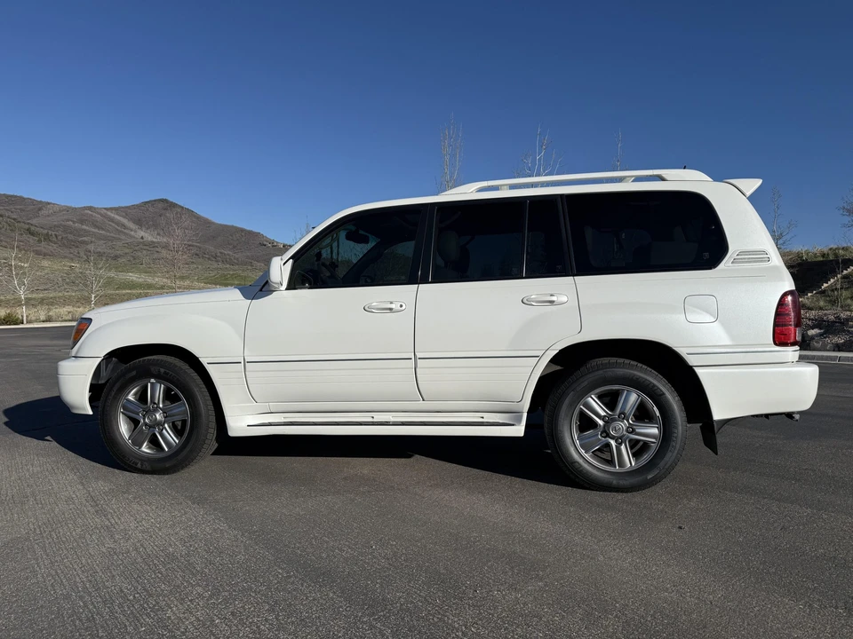 2007 Lexus LX 2nd Gen - Image 12 of 31