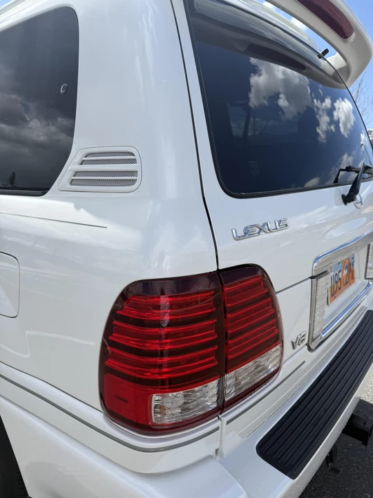 2007 Lexus LX 2nd Gen - Image 28 of 31