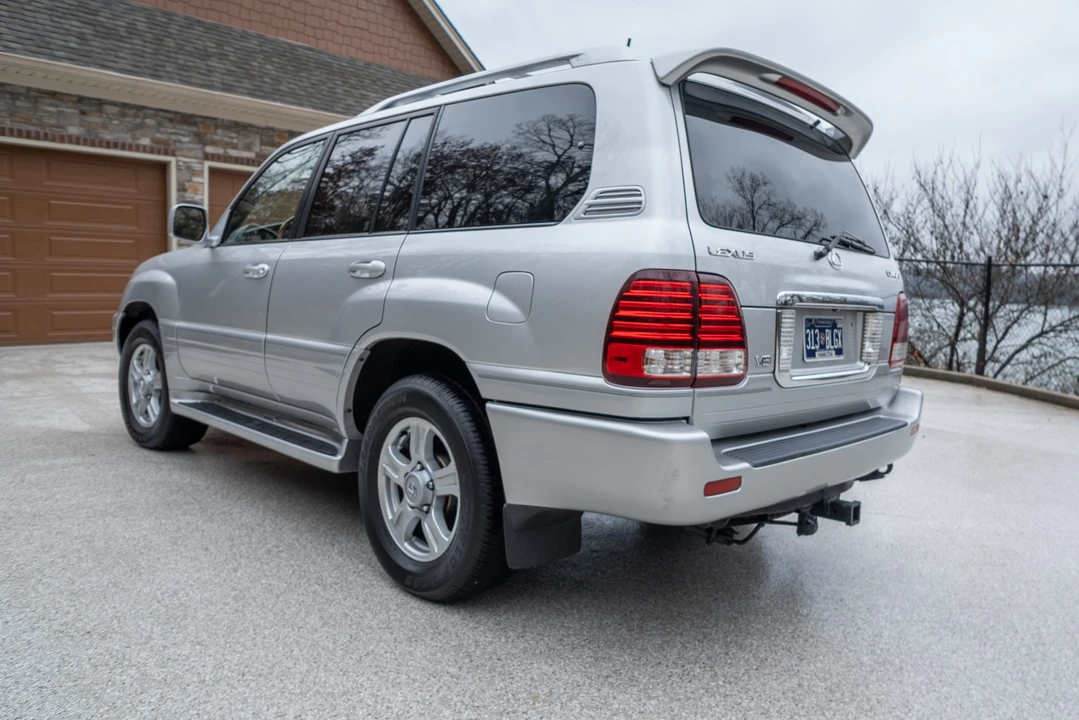 2007 Lexus LX 2nd Gen - Image 7 of 31
