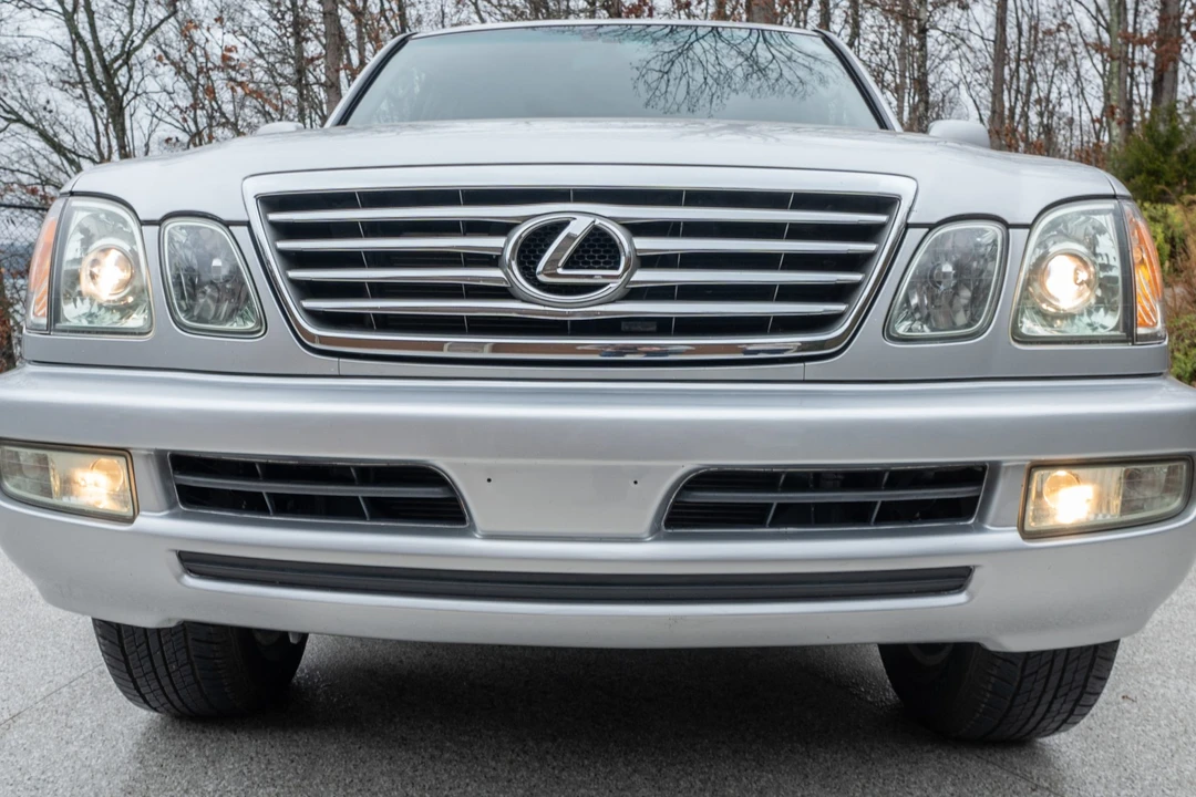2007 Lexus LX 2nd Gen - Image 9 of 31