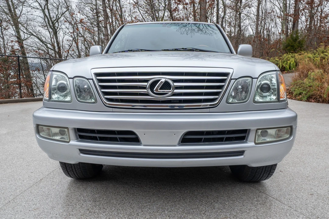 2007 Lexus LX 2nd Gen - Image 3 of 31
