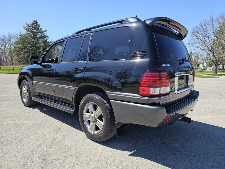 2007 Lexus LX 2nd Gen - Image 11 of 31