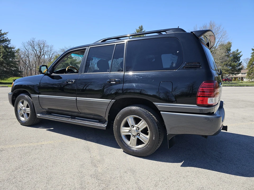 2007 Lexus LX 2nd Gen - Image 10 of 31