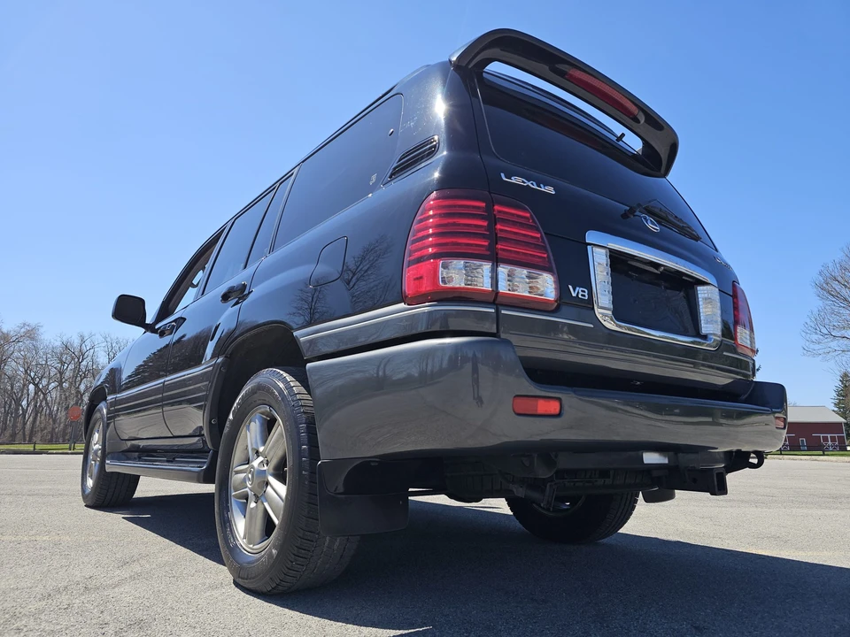 2007 Lexus LX 2nd Gen - Image 15 of 31