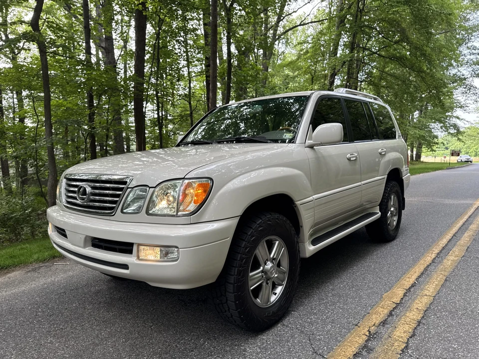 2007 Lexus LX 2nd Gen - Image 4 of 31