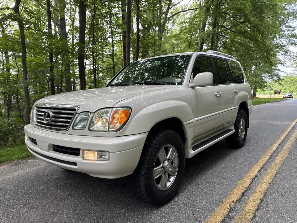 2007 Lexus LX 2nd Gen - Image 5 of 31