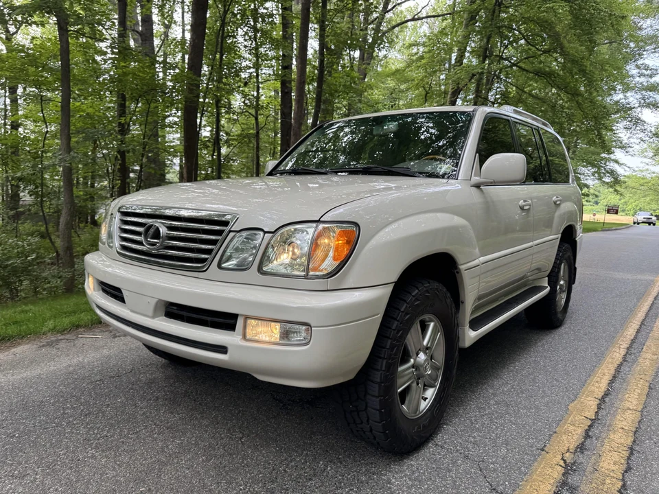 2007 Lexus LX 2nd Gen - Image 6 of 31