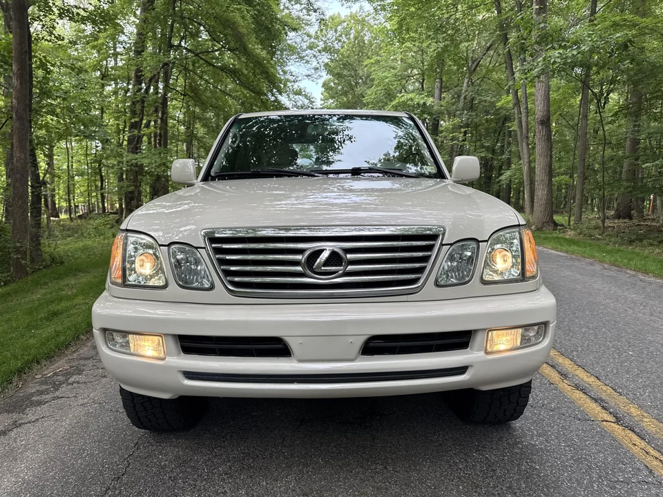 2007 Lexus LX 2nd Gen - Image 9 of 31