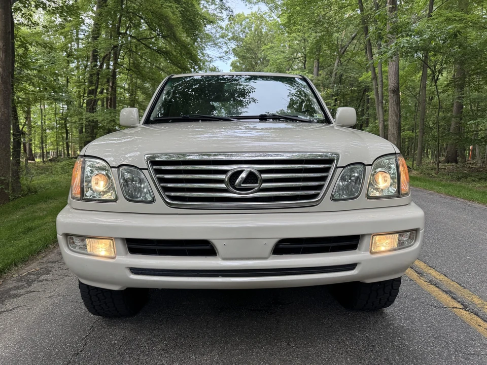 2007 Lexus LX 2nd Gen - Image 10 of 31