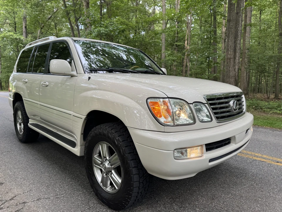 2007 Lexus LX 2nd Gen - Image 13 of 31