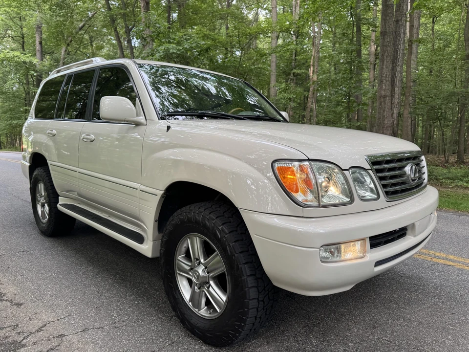 2007 Lexus LX 2nd Gen - Image 14 of 31