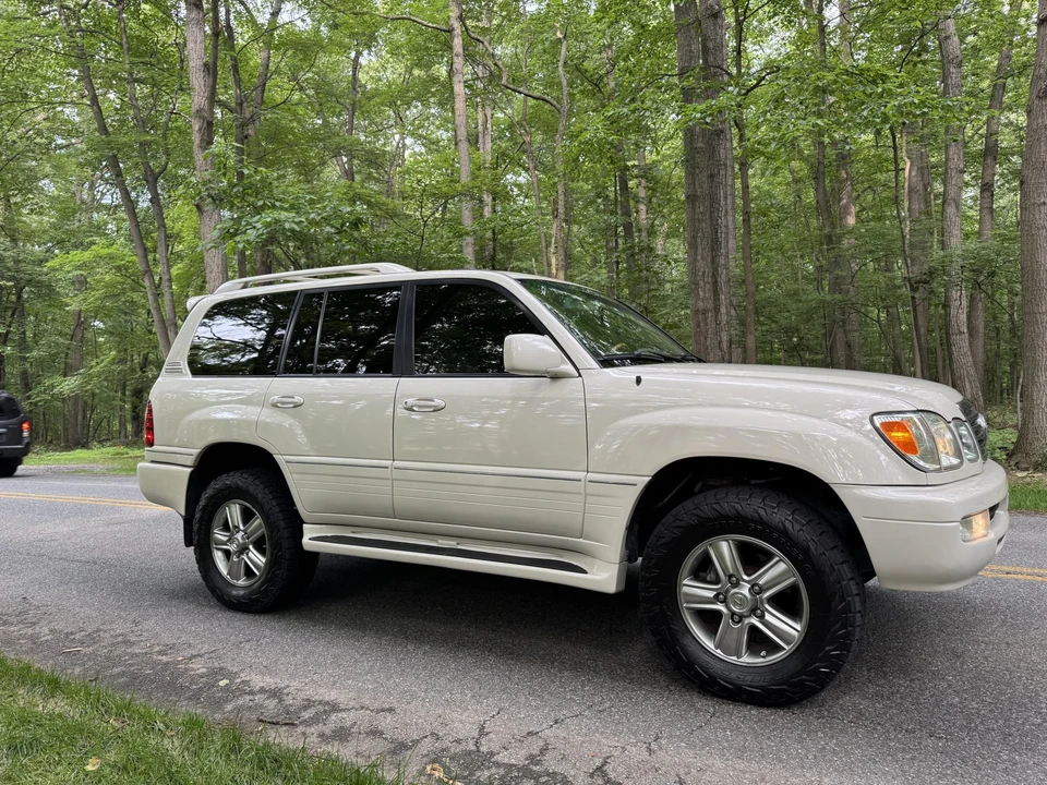 2007 Lexus LX 2nd Gen - Image 15 of 31