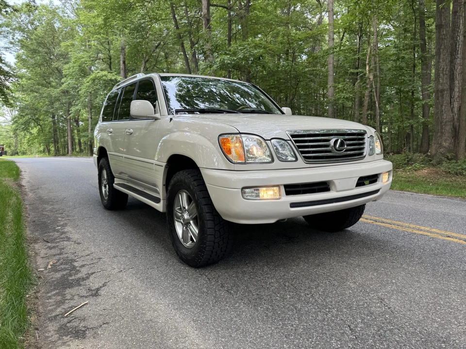 2007 Lexus LX 2nd Gen - Image 12 of 31