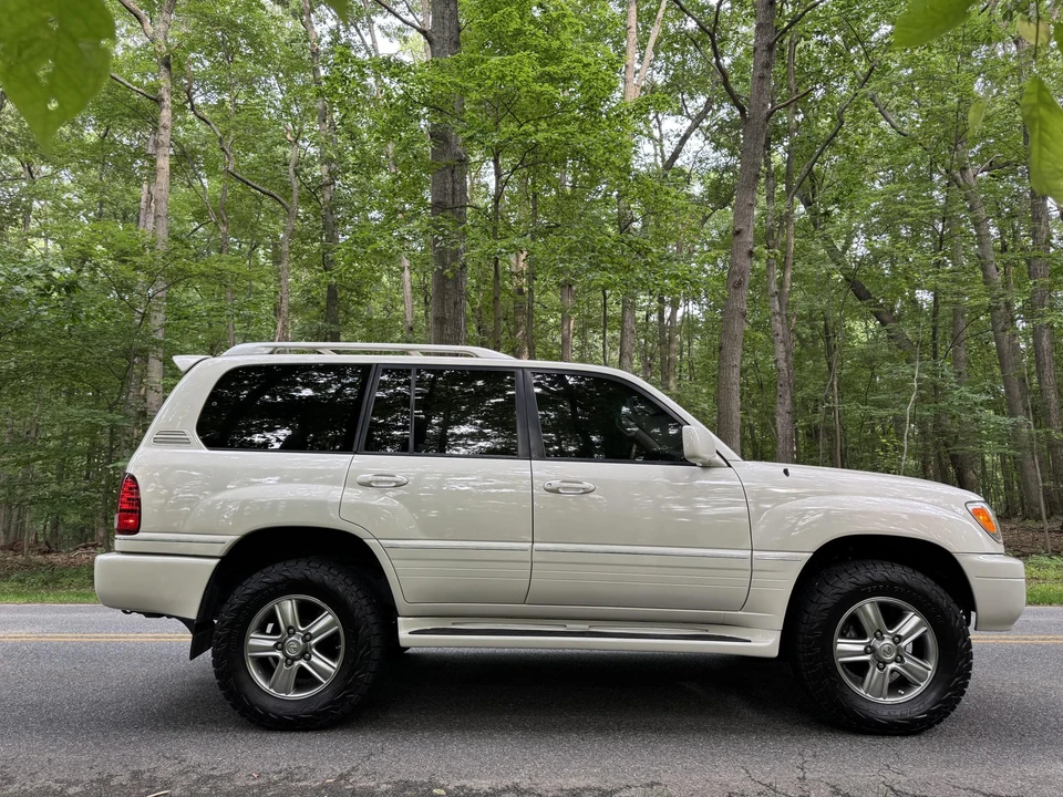 2007 Lexus LX 2nd Gen - Image 18 of 31