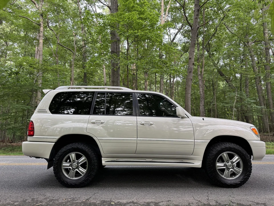 2007 Lexus LX 2nd Gen - Image 19 of 31