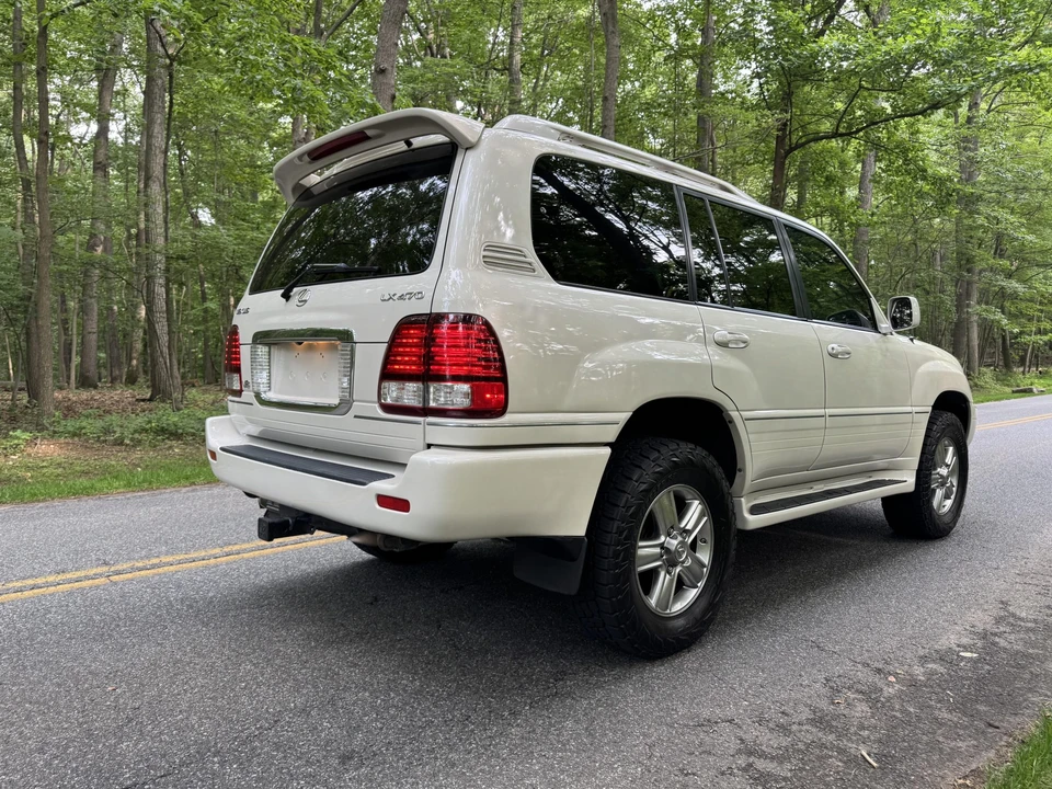 2007 Lexus LX 2nd Gen - Image 23 of 31