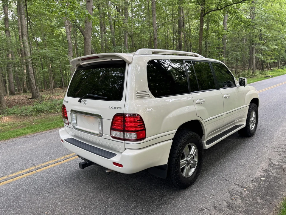 2007 Lexus LX 2nd Gen - Image 24 of 31