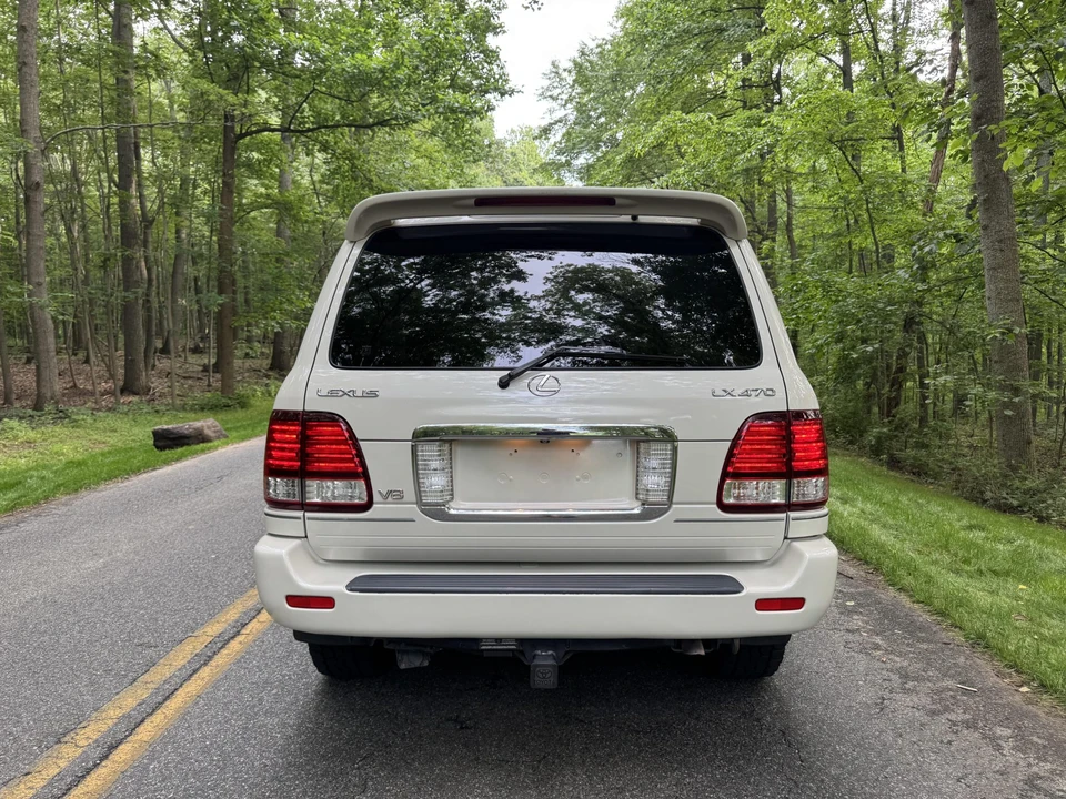 2007 Lexus LX 2nd Gen - Image 28 of 31