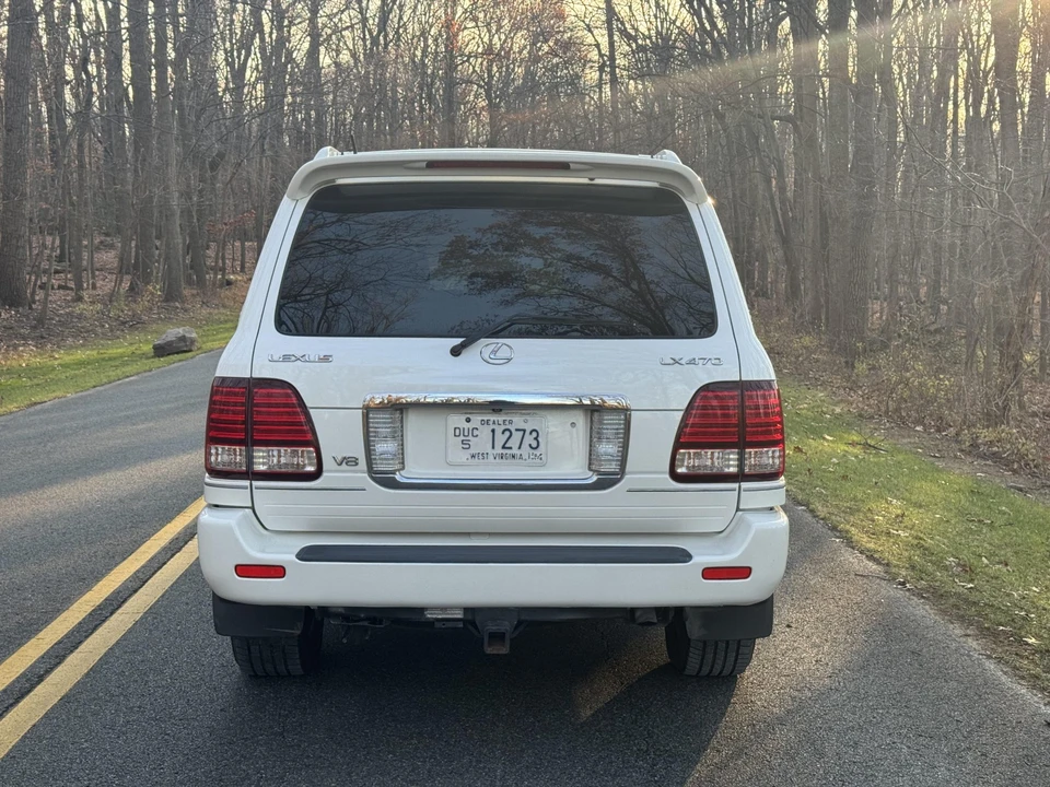 2007 Lexus LX 2nd Gen - Image 18 of 31