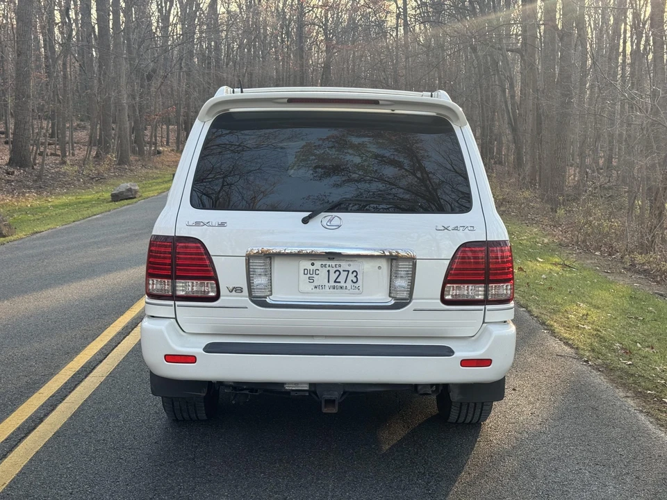 2007 Lexus LX 2nd Gen - Image 19 of 31