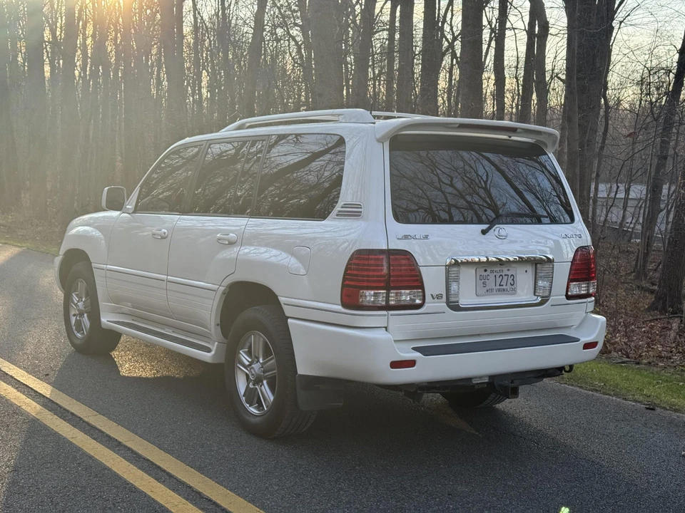 2007 Lexus LX 2nd Gen - Image 14 of 31