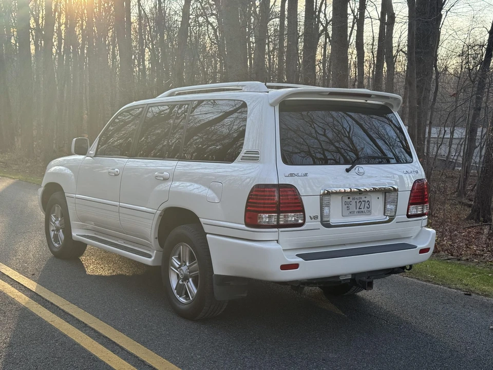 2007 Lexus LX 2nd Gen - Image 15 of 31