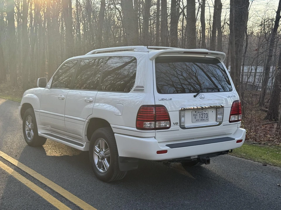 2007 Lexus LX 2nd Gen - Image 16 of 31