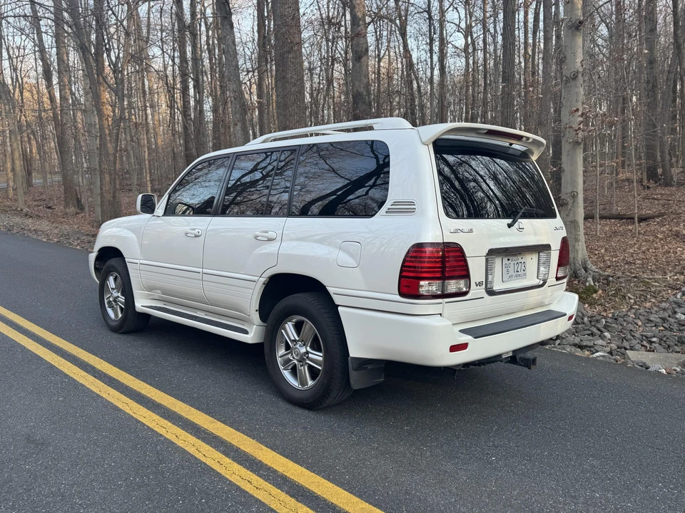 2007 Lexus LX 2nd Gen - Image 9 of 31