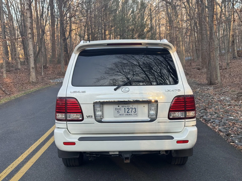 2007 Lexus LX 2nd Gen - Image 21 of 31