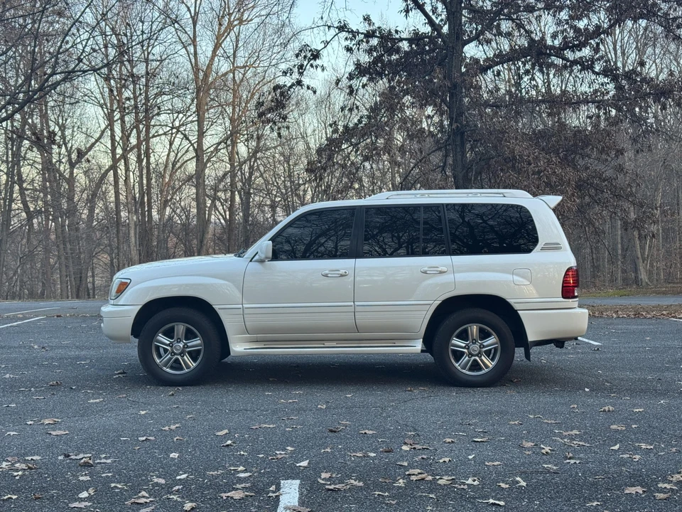 2007 Lexus LX 2nd Gen - Image 5 of 31