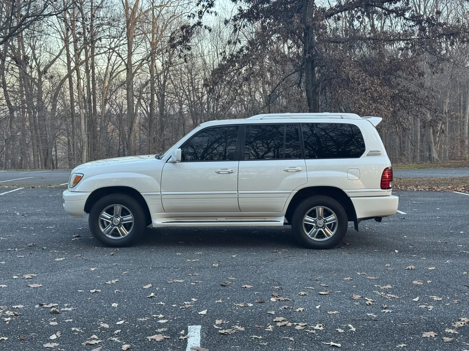 2007 Lexus LX 2nd Gen - Image 4 of 31