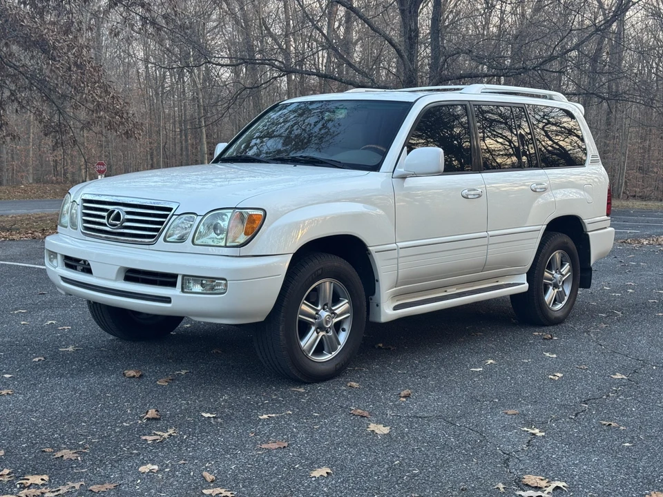 2007 Lexus LX 2nd Gen - Image 2 of 31