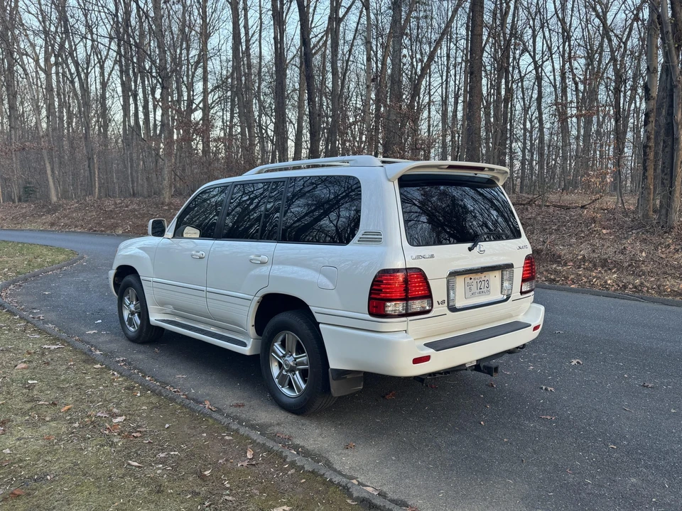 2007 Lexus LX 2nd Gen - Image 12 of 31