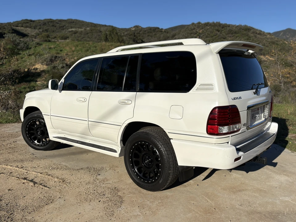 2007 Lexus LX 2nd Gen - Image 12 of 31