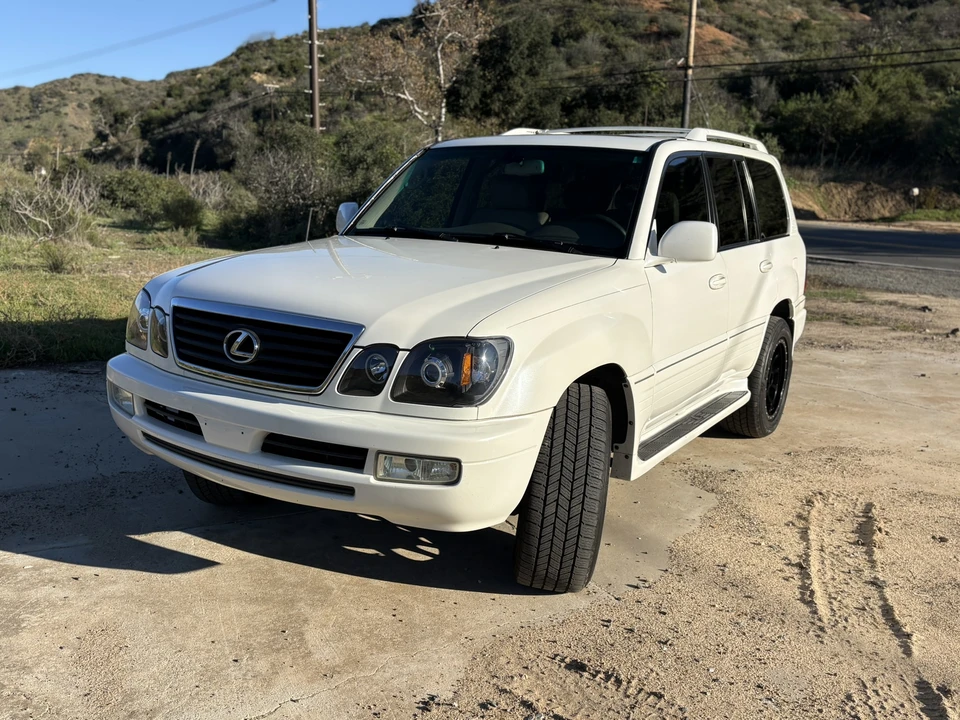 2007 Lexus LX 2nd Gen - Image 4 of 31